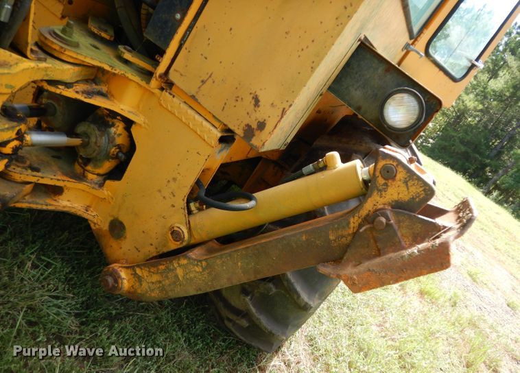 image for item DG6932 1979 John Deere 310A  backhoe