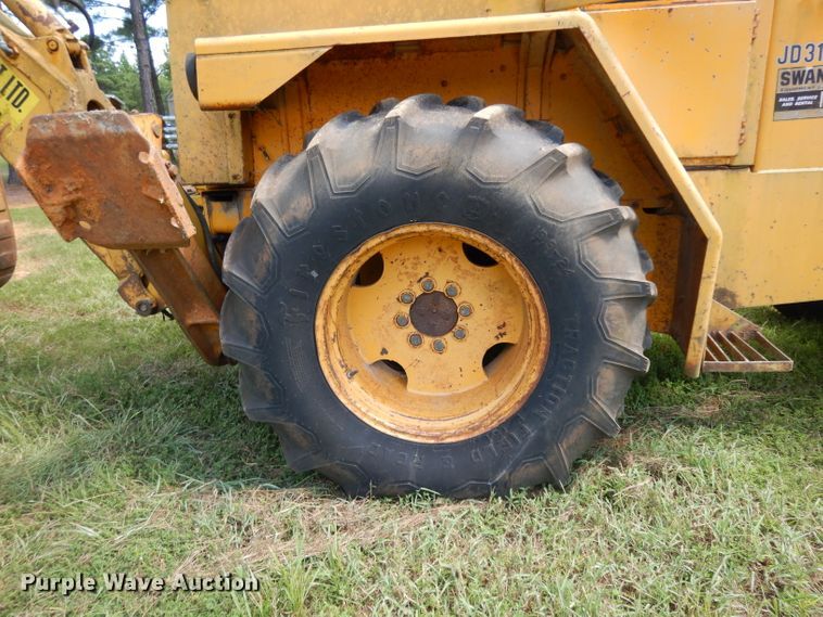 image for item DG6932 1979 John Deere 310A  backhoe