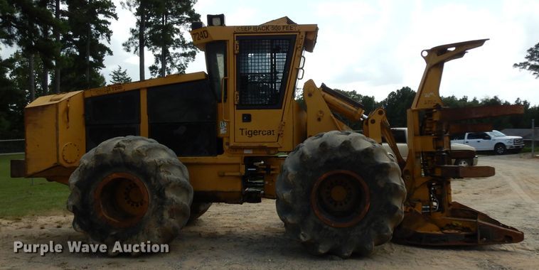image for item DG6996 2005 Tigercat 724D feller buncher