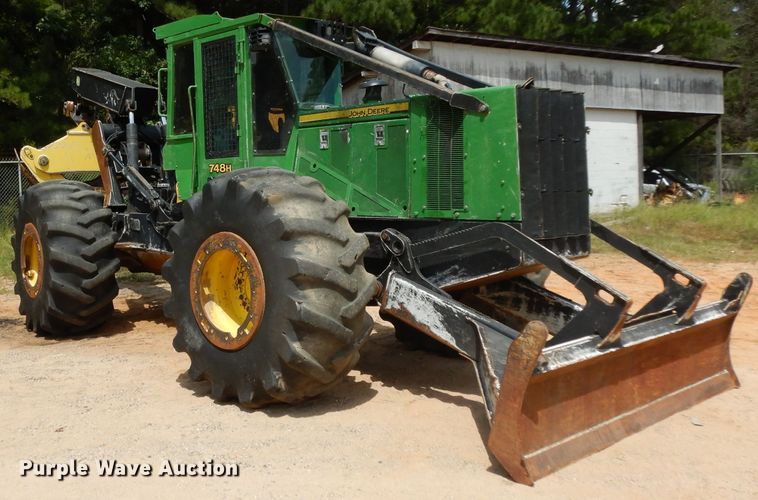 image for item DG6997 2014 John Deere 748H skidder