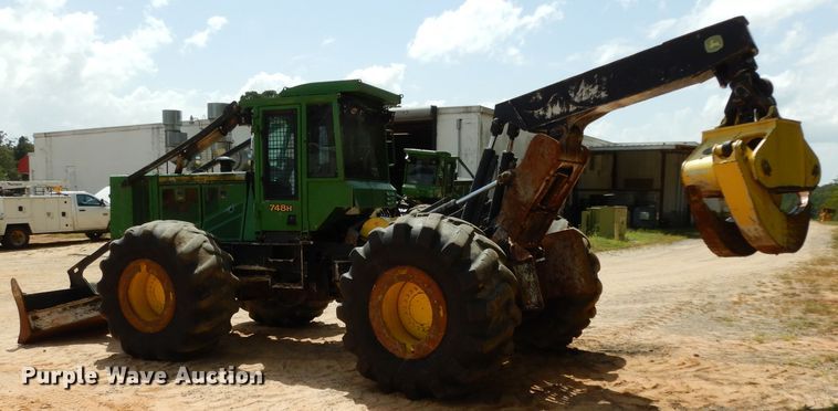 image for item DG6997 2014 John Deere 748H skidder