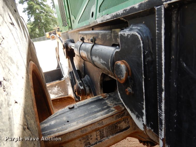 image for item DG6997 2014 John Deere 748H skidder