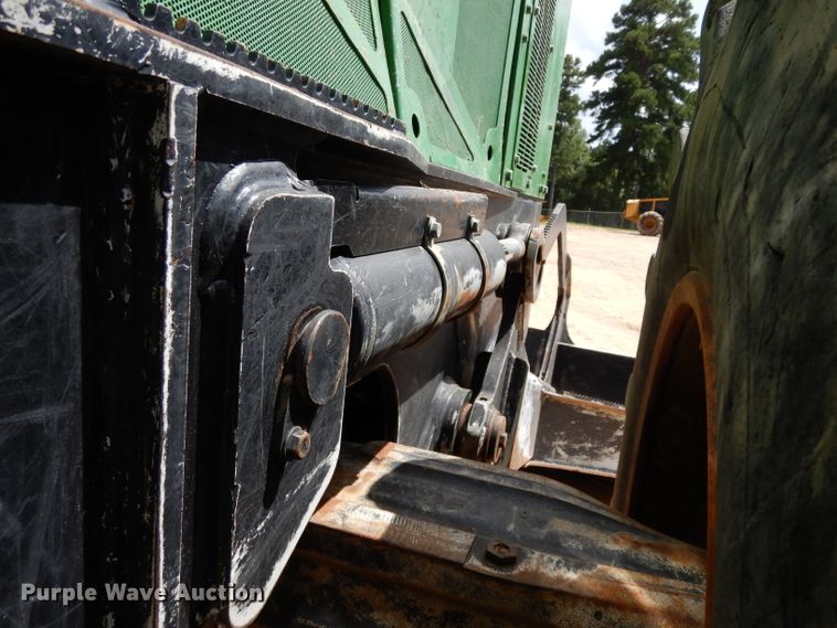 image for item DG6997 2014 John Deere 748H skidder