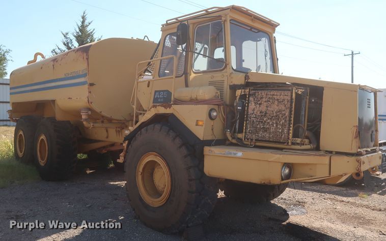 image for item DH0971 1986 Volvo A25  water wagon