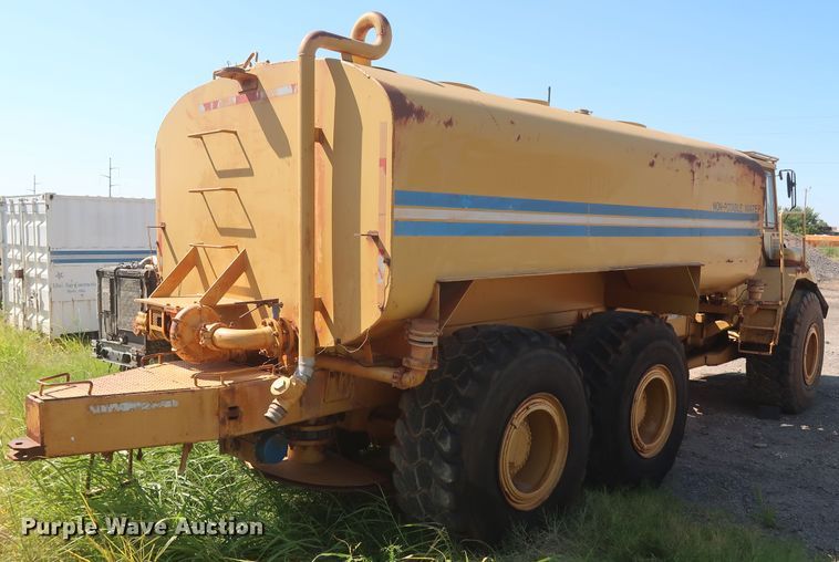 image for item DH0971 1986 Volvo A25  water wagon