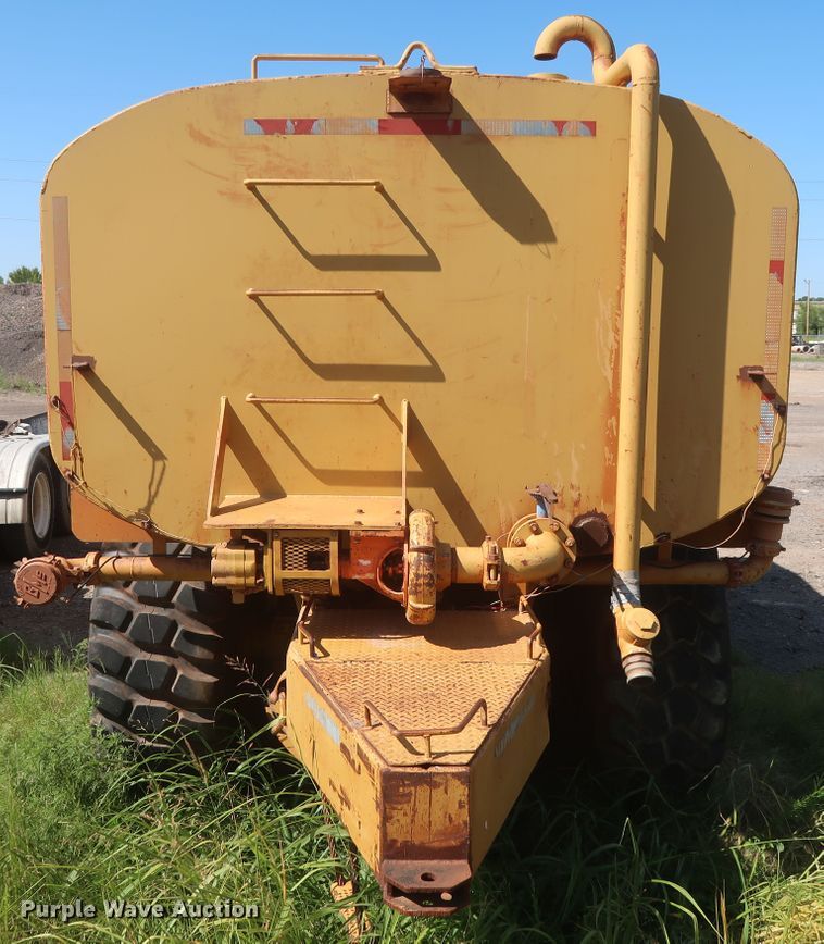 image for item DH0971 1986 Volvo A25  water wagon