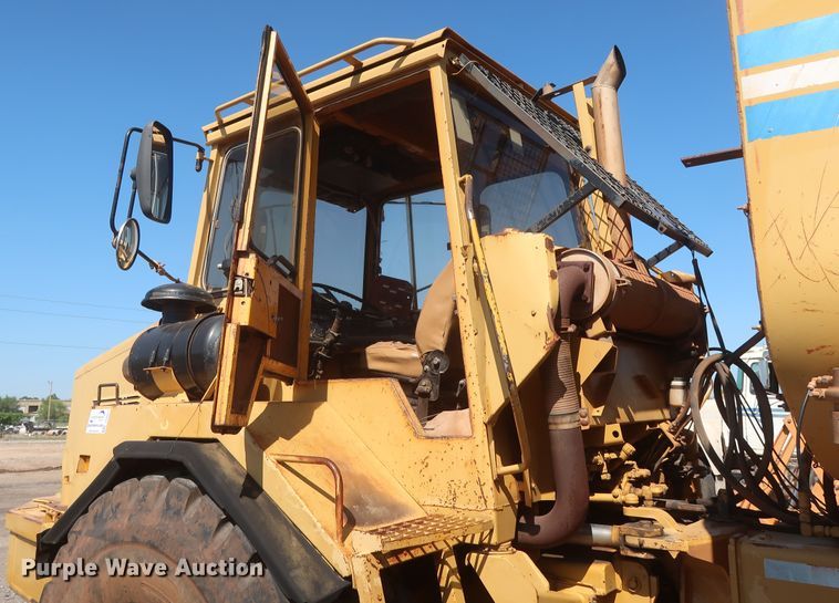image for item DH0971 1986 Volvo A25  water wagon