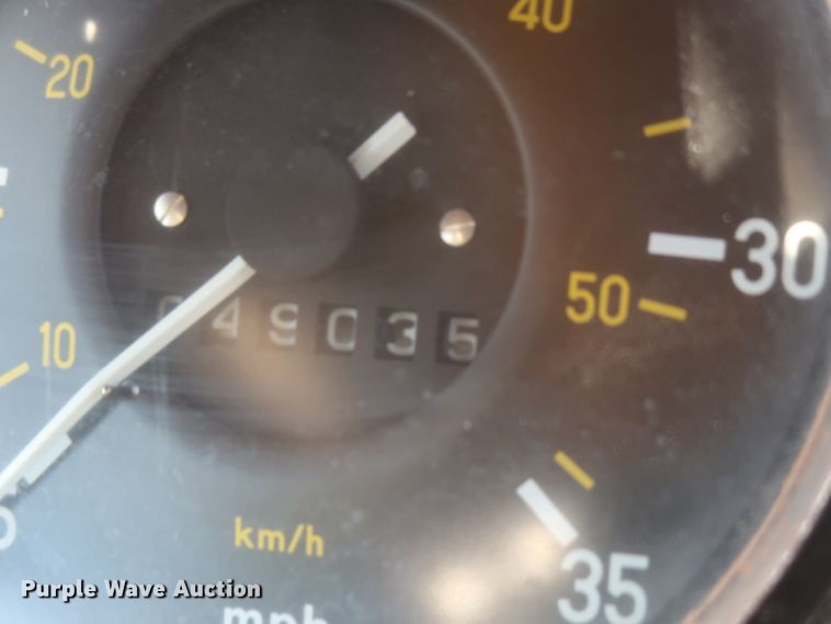 image for item DH0971 1986 Volvo A25  water wagon