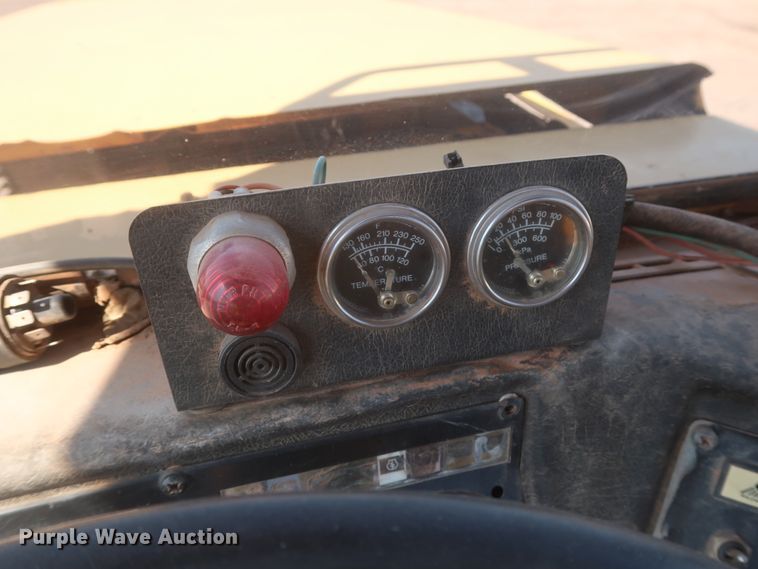 image for item DH0971 1986 Volvo A25  water wagon