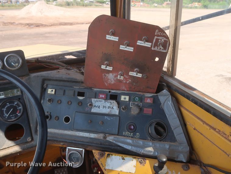 image for item DH0971 1986 Volvo A25  water wagon