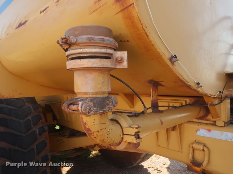 image for item DH0971 1986 Volvo A25  water wagon