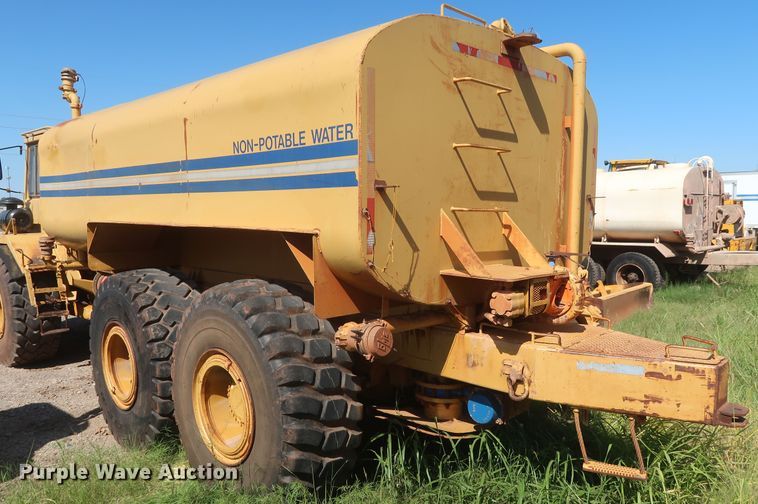 image for item DH0971 1986 Volvo A25  water wagon