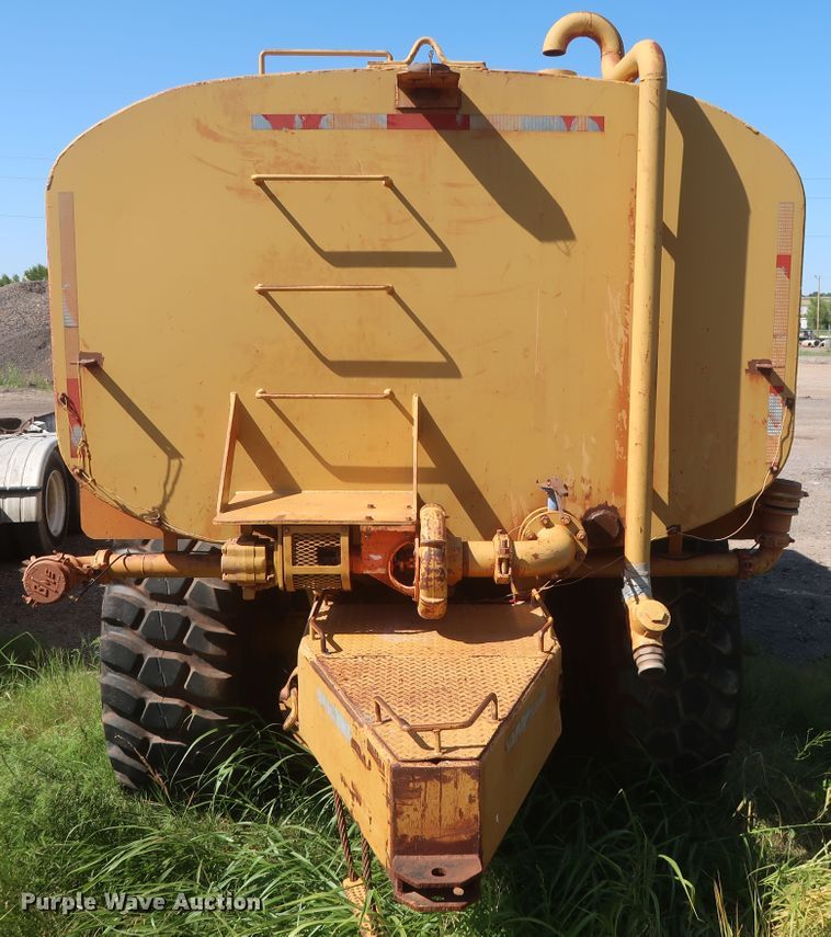 image for item DH0971 1986 Volvo A25  water wagon