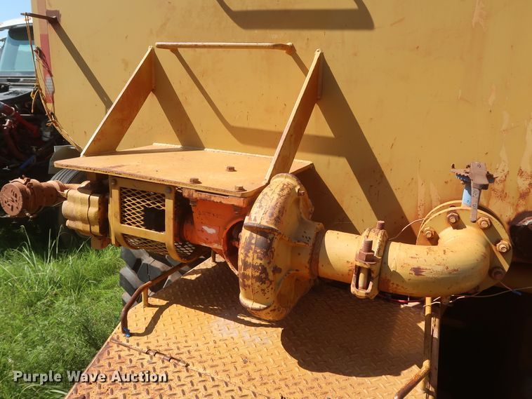 image for item DH0971 1986 Volvo A25  water wagon