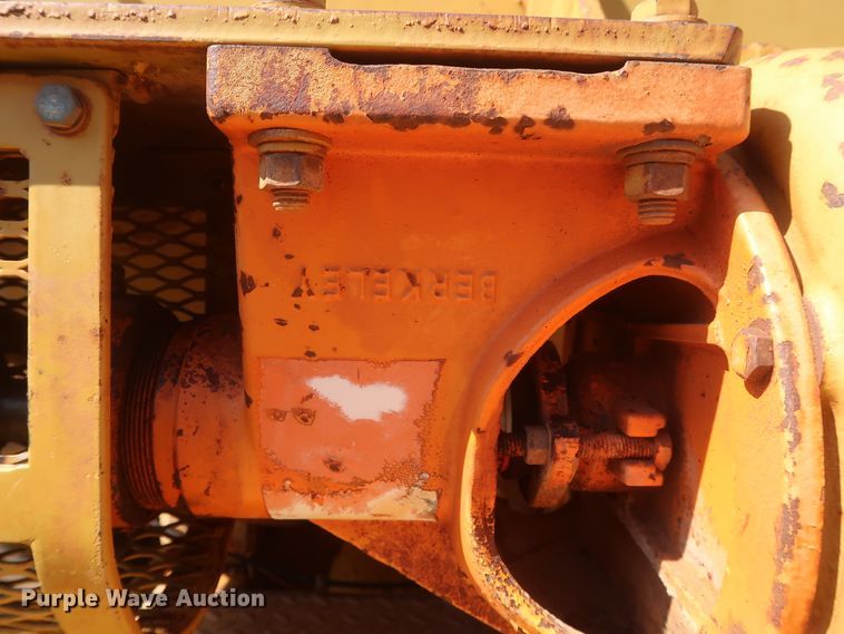image for item DH0971 1986 Volvo A25  water wagon