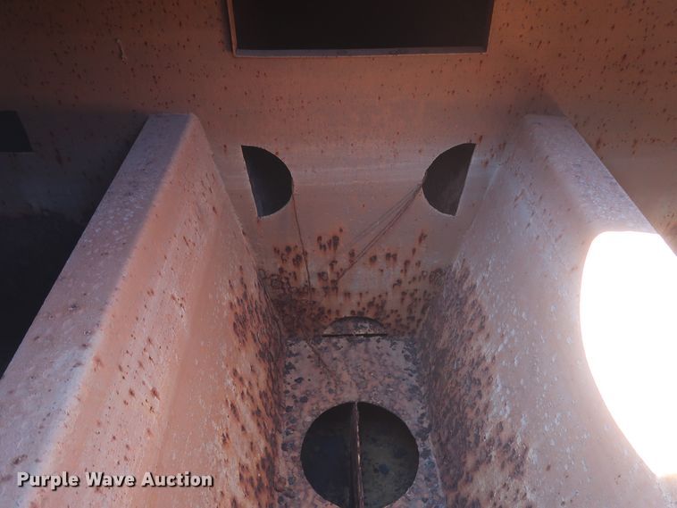 image for item DH0971 1986 Volvo A25  water wagon