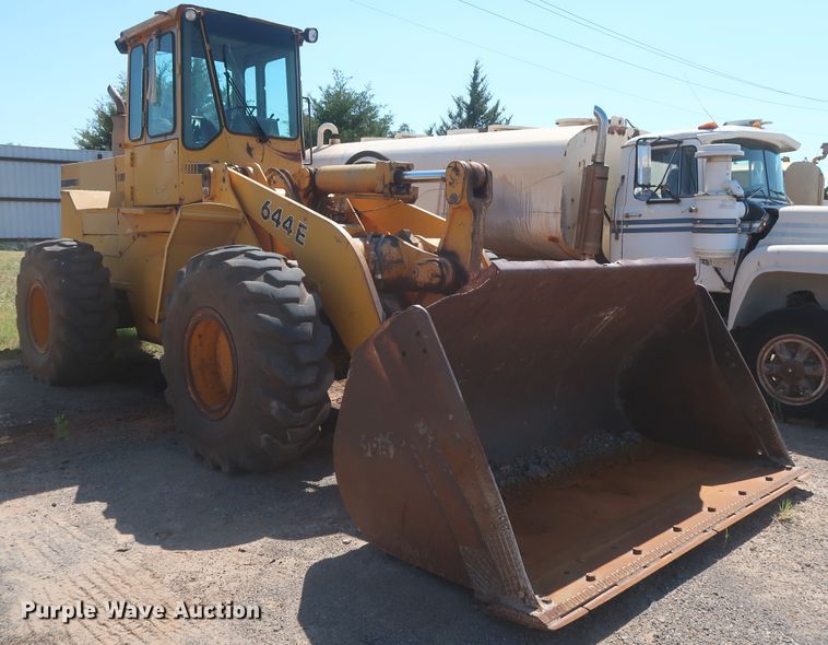 image for item DH0974 1992 John Deere 644E  wheel loader