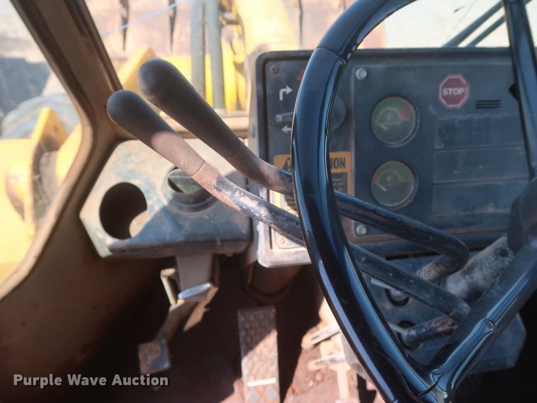 image for item DH0974 1992 John Deere 644E  wheel loader