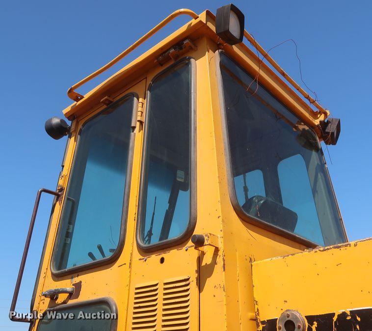 image for item DH0974 1992 John Deere 644E  wheel loader