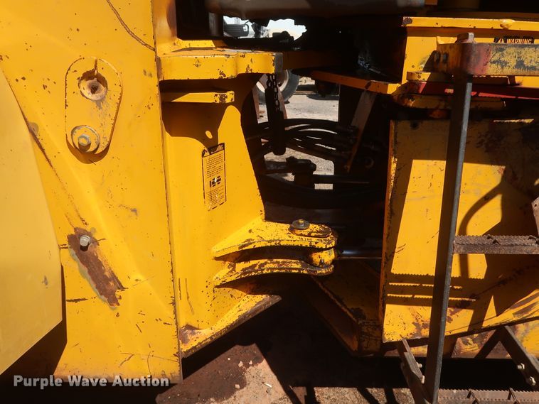 image for item DH0974 1992 John Deere 644E  wheel loader