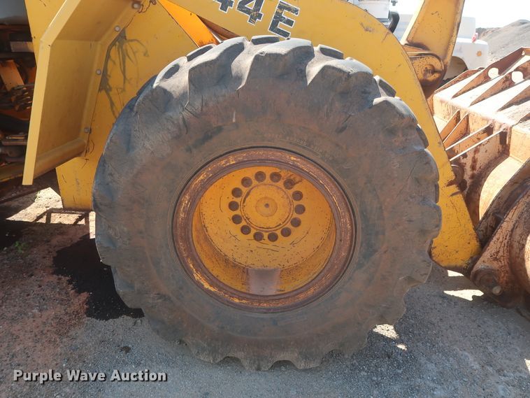 image for item DH0974 1992 John Deere 644E  wheel loader