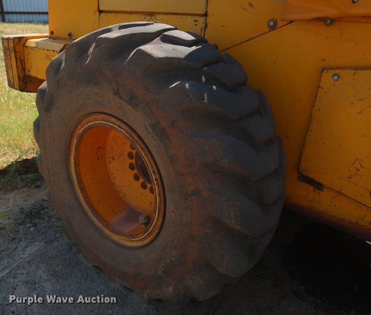image for item DH0974 1992 John Deere 644E  wheel loader