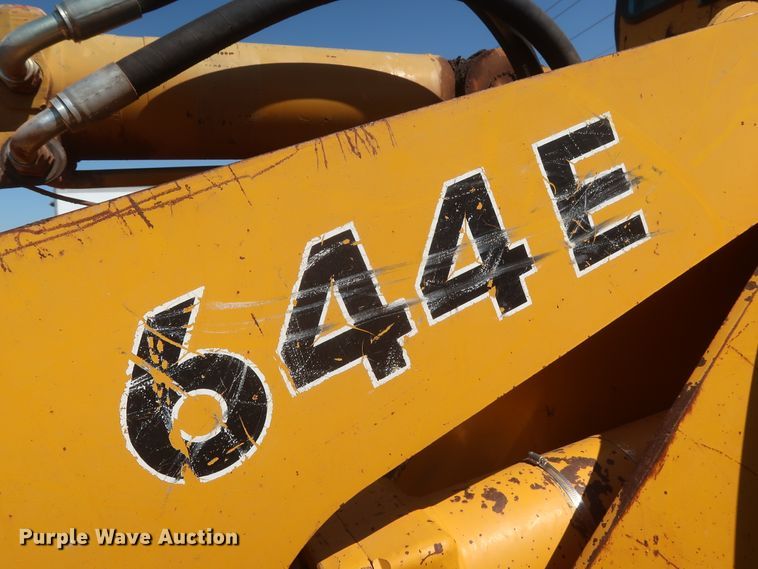 image for item DH0974 1992 John Deere 644E  wheel loader