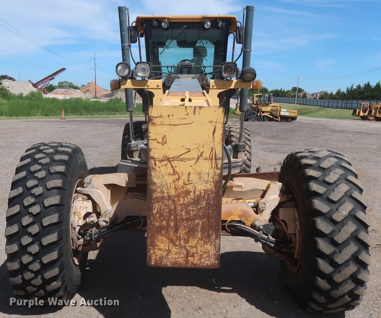 image for item DH0975 2005 John Deere 672D  motor grader