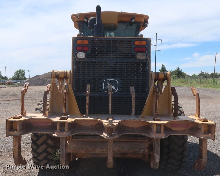 image for item DH0975 2005 John Deere 672D  motor grader