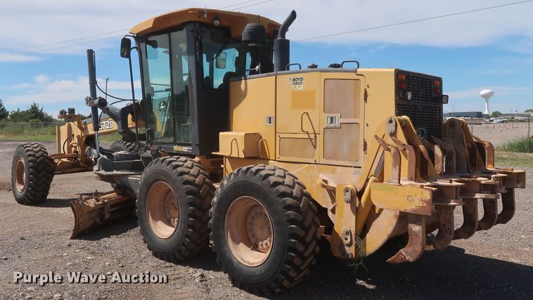 image for item DH0975 2005 John Deere 672D  motor grader