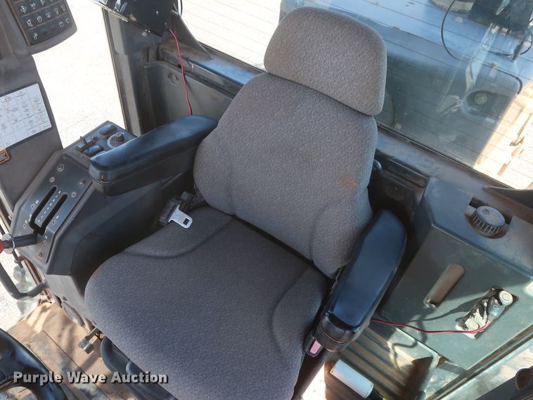 image for item DH0975 2005 John Deere 672D  motor grader