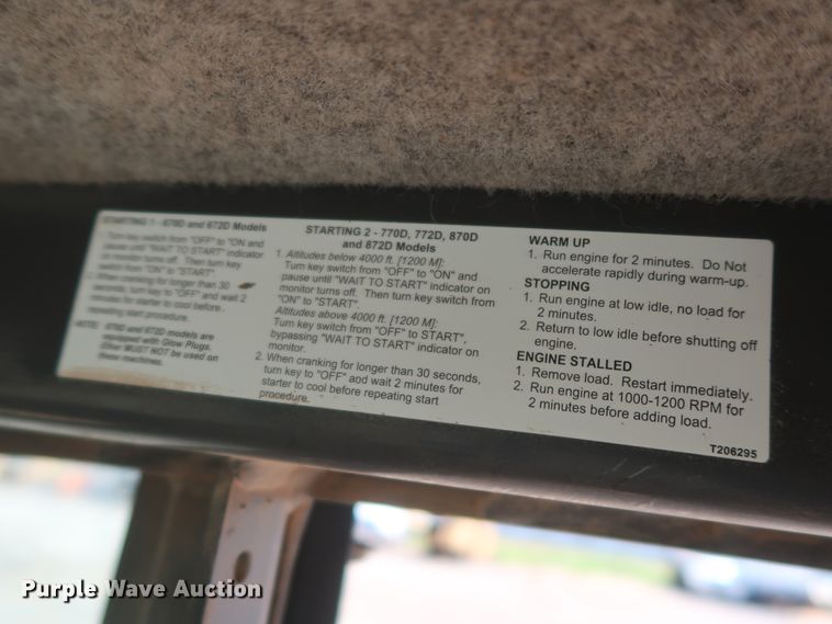 image for item DH0975 2005 John Deere 672D  motor grader