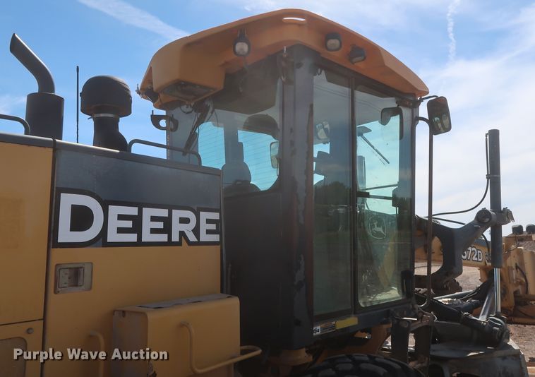 image for item DH0975 2005 John Deere 672D  motor grader