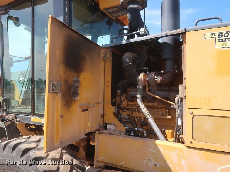 image for item DH0975 2005 John Deere 672D  motor grader