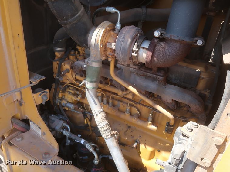 image for item DH0975 2005 John Deere 672D  motor grader