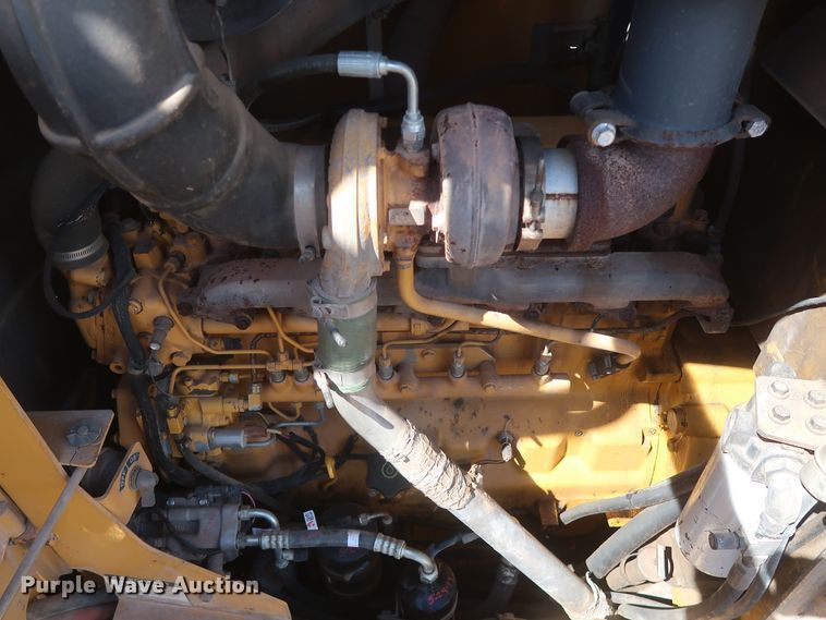 image for item DH0975 2005 John Deere 672D  motor grader