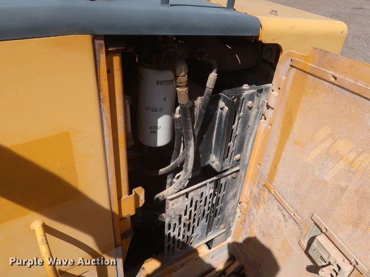 image for item DH0975 2005 John Deere 672D  motor grader