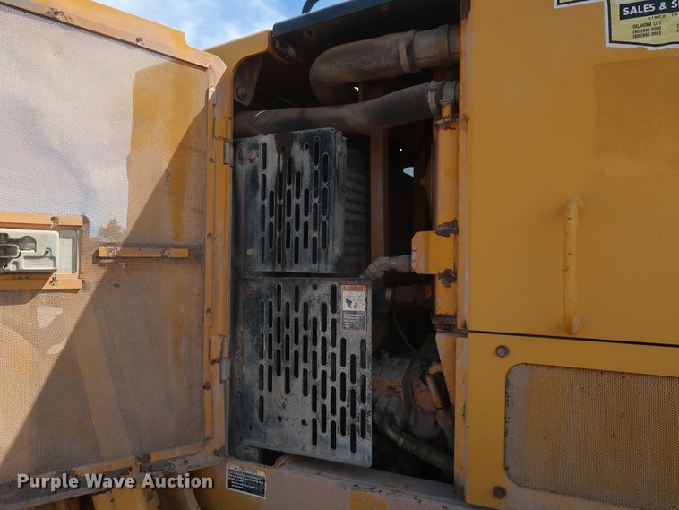 image for item DH0975 2005 John Deere 672D  motor grader