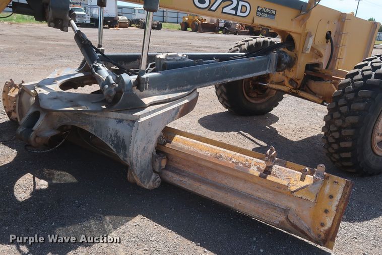 image for item DH0975 2005 John Deere 672D  motor grader