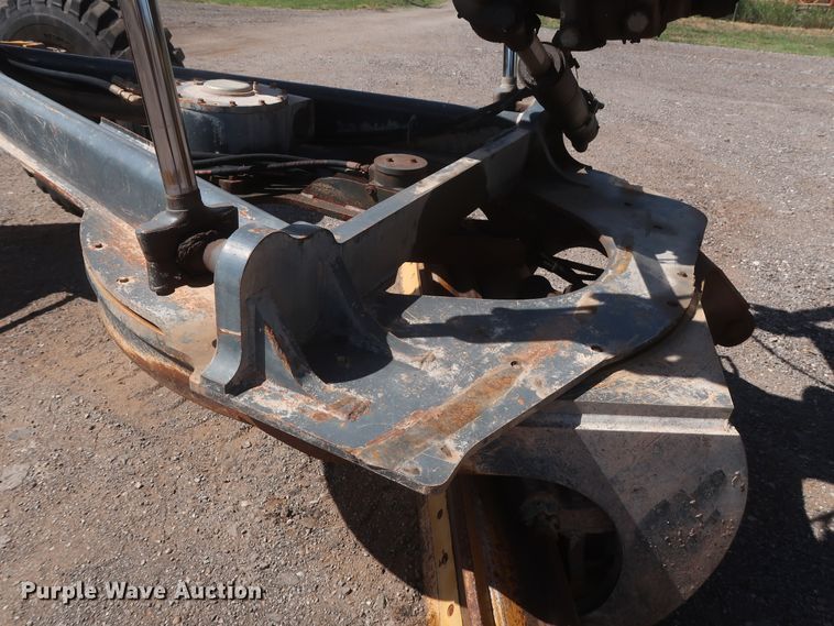 image for item DH0975 2005 John Deere 672D  motor grader