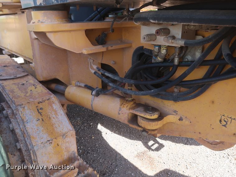 image for item DH0975 2005 John Deere 672D  motor grader