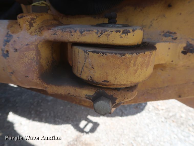 image for item DH0975 2005 John Deere 672D  motor grader