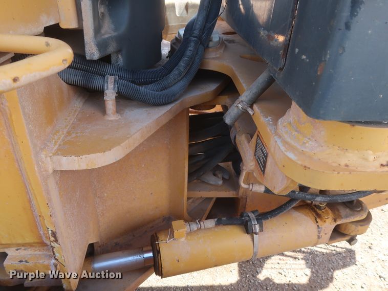 image for item DH0975 2005 John Deere 672D  motor grader