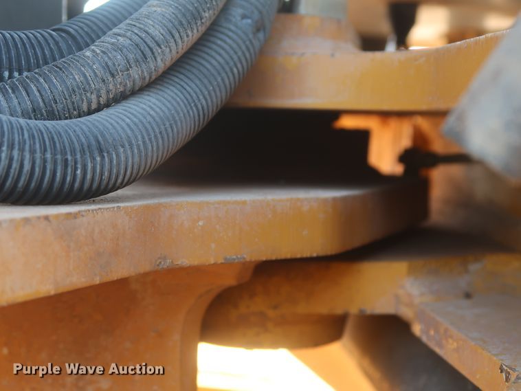 image for item DH0975 2005 John Deere 672D  motor grader