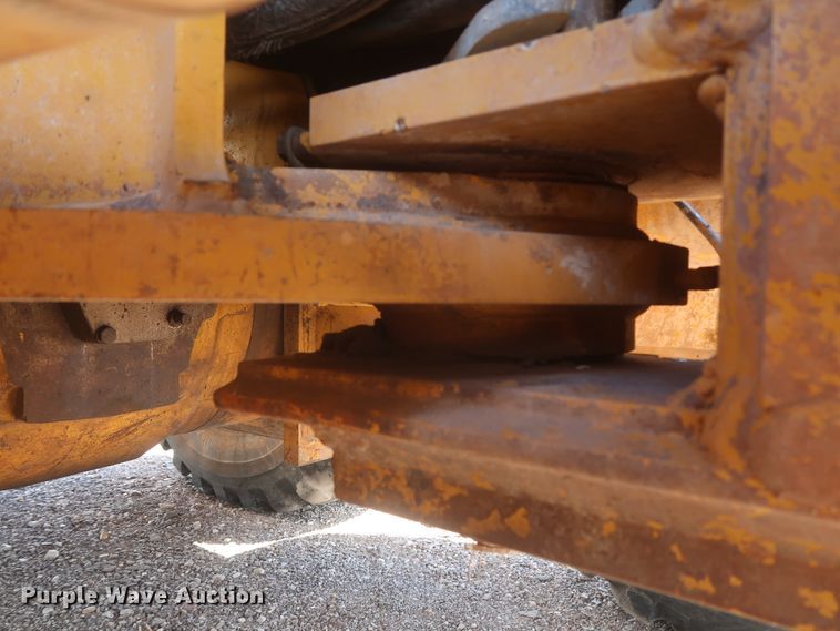 image for item DH0975 2005 John Deere 672D  motor grader