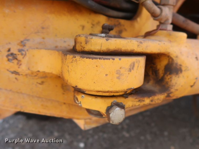 image for item DH0975 2005 John Deere 672D  motor grader