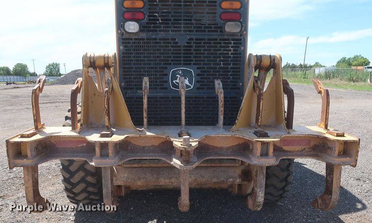 image for item DH0975 2005 John Deere 672D  motor grader