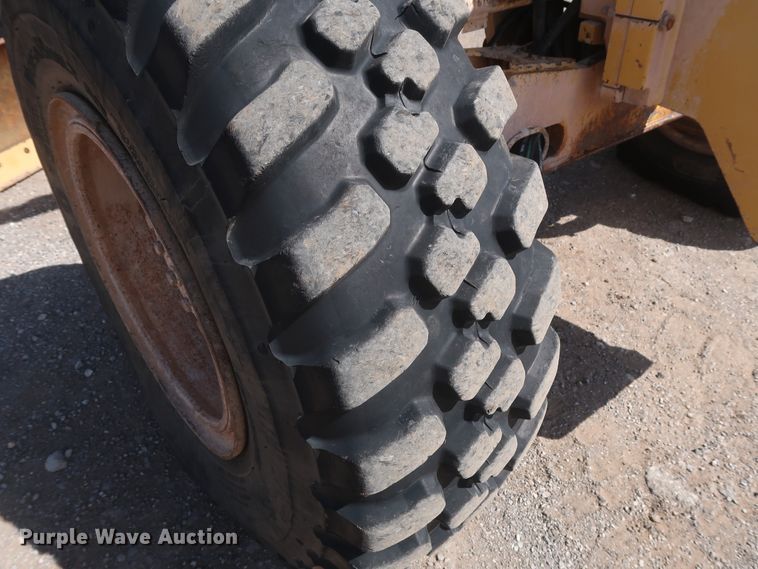 image for item DH0975 2005 John Deere 672D  motor grader