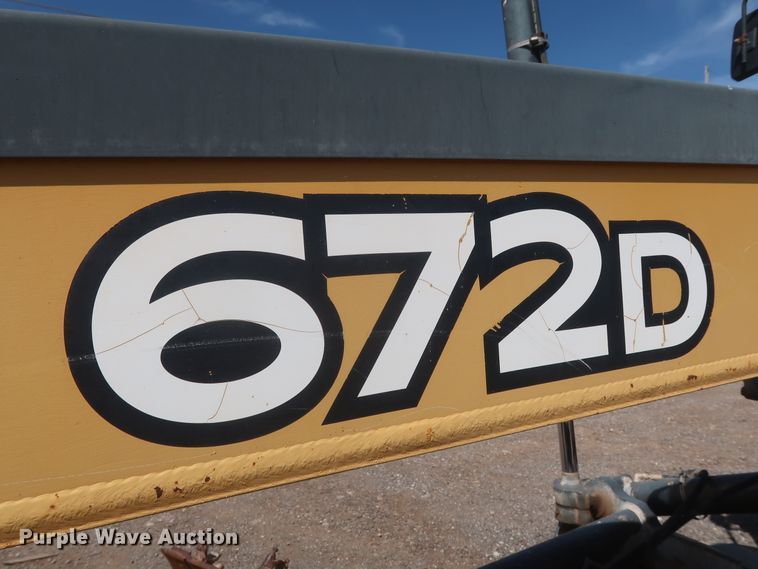 image for item DH0975 2005 John Deere 672D  motor grader