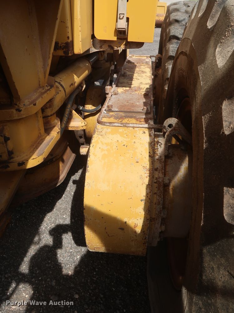 image for item DH0978 1998 Caterpillar 140H VHP  motor grader